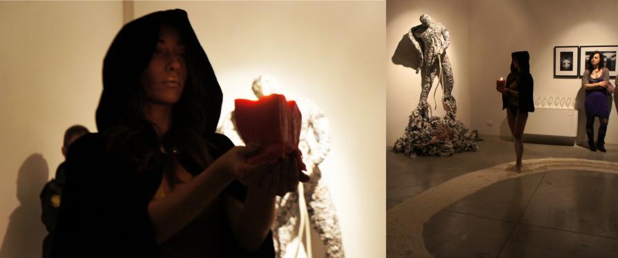 GENUFLESSIONE D'ARTE/ATTO DI DEVOZIONE-PERFORMANCE DI CHIARA PINO-GALLERIA HANGART STUDIO-PAVIA-10/1