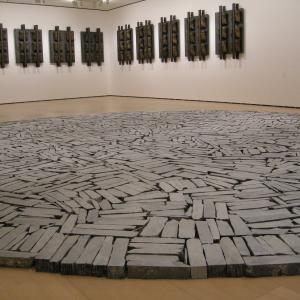 GUGGENHEIM MUSEUM- JANNIS