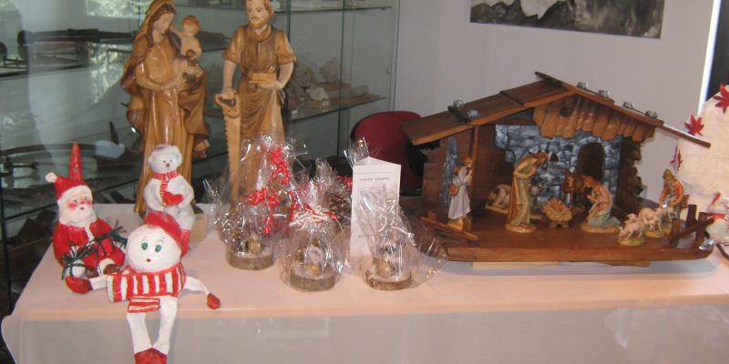 UN NATALE FATTO A MANO UN NATALE FATTO A MANO