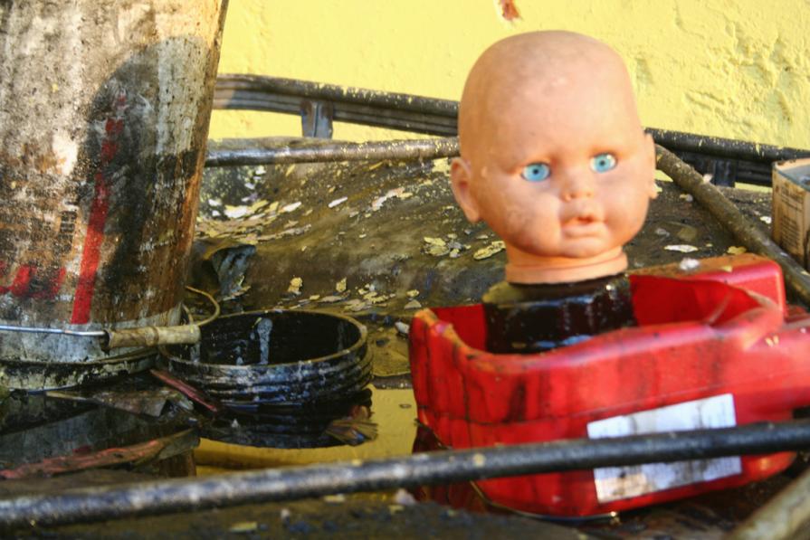 Monument Gaza/Hanoi, a Still Life