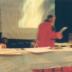 "il poeta si diverte pazzamente"