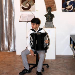 FOTO mostra LA FORMA E LA LUCE NASCOSTA.