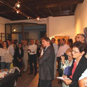 FOTO mostra LA FORMA E LA LUCE NASCOSTA.