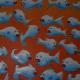 Fish grigi fondo arancio