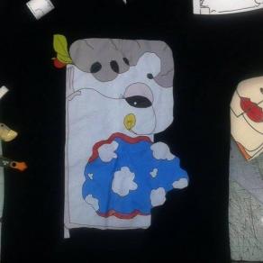 tshirt con stampa " Mangia nuvole " 