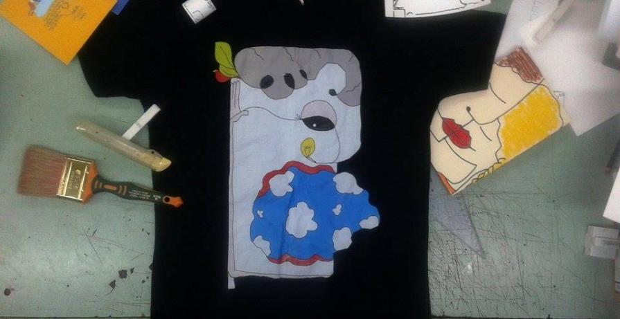 tshirt con stampa " Mangia nuvole " 