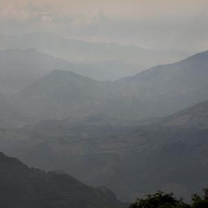 MUY CERCA O MUY LEJOS LAS COSAS SE PARECEN / UP CLOSE OR FAR AWAY THINGS LOOK ALIKE MUY CERCA O MUY LEJOS LAS COSAS SE PARECEN / UP CLOSE OR FAR AWAY THINGS LOOK ALIKE