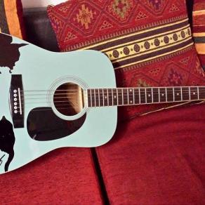 Charlot guitar