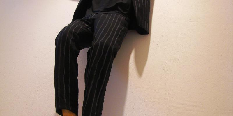 ABITARE, l'abito fa il monaco. Mostra d'arte contemporanea ABITARE, l'abito fa il monaco. Mostra d'arte contemporanea