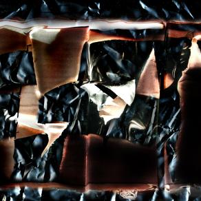 Cartone +plastica=  notturno stellato.