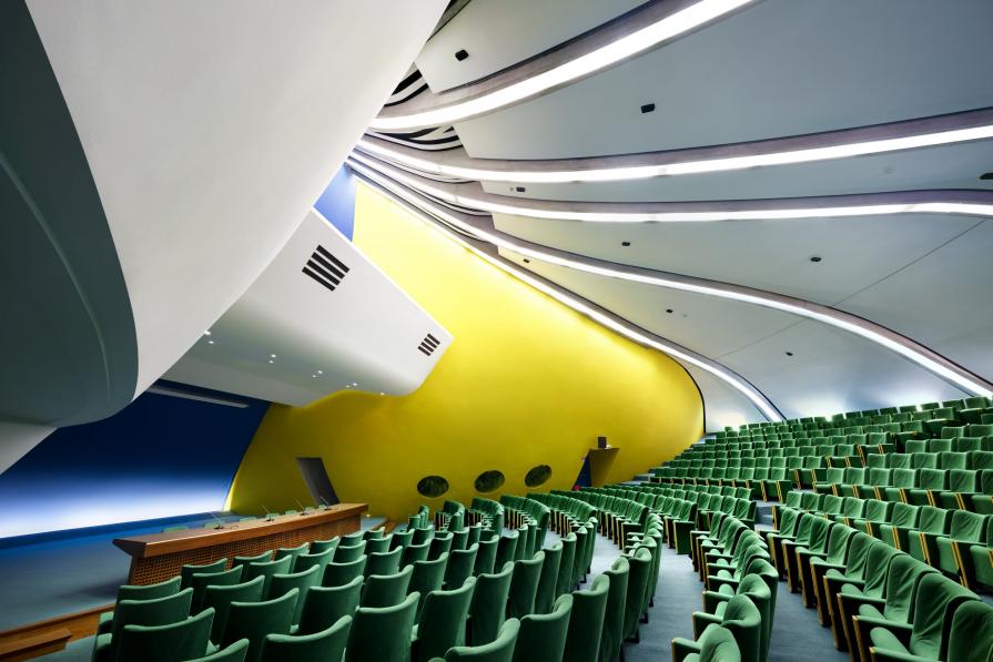 CORRIDORS OF POWER - CGT Paris