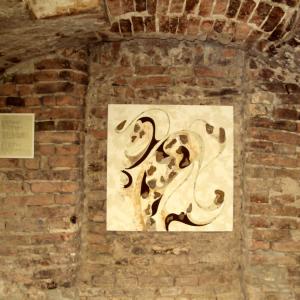 FOTO mostra LA FORMA E LA LUCE NASCOSTA.