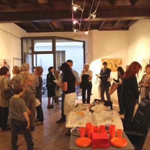 FOTO mostra LA FORMA E LA LUCE NASCOSTA.