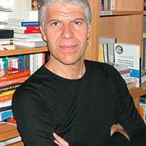 Familydom - 4th edition, Visible White Photo Prize 2015 Familydom - 4th edition, Visible White Photo Prize 2015