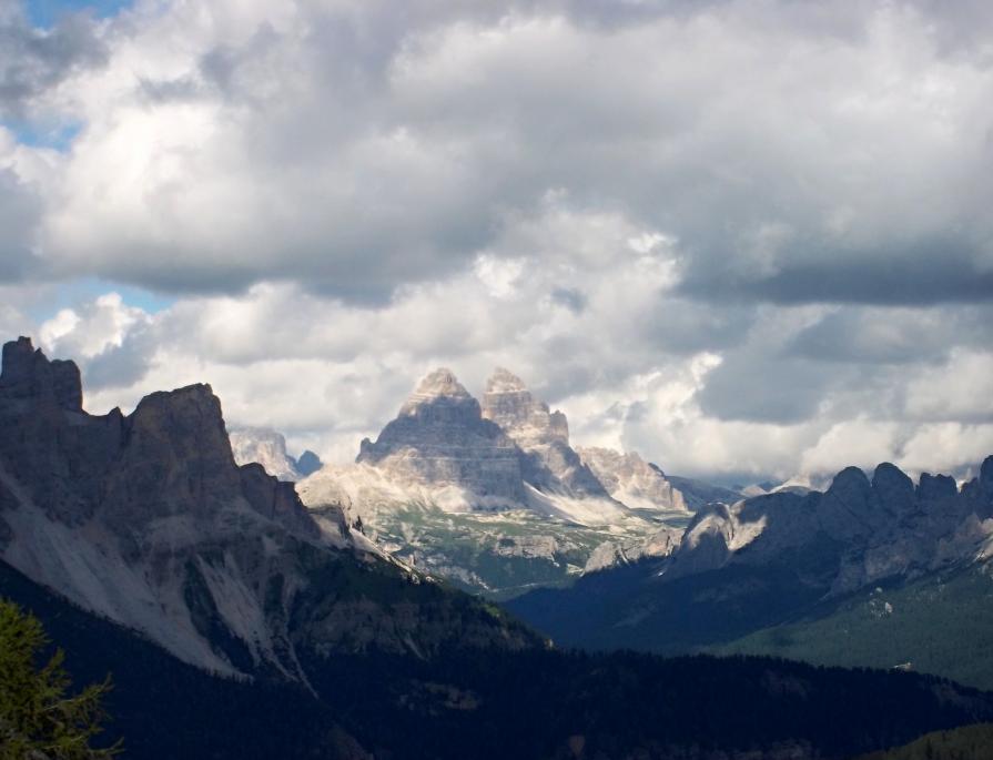 LE DOLOMITI