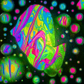 I grandi si mangiano quelli piccoli”.