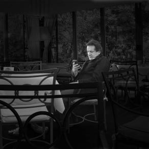 in compagnia con il telefonino