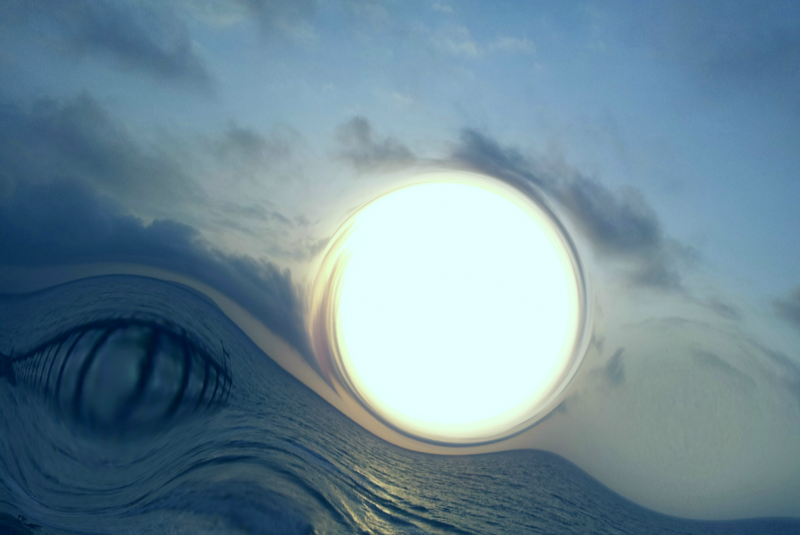 il sole gioca sul mare