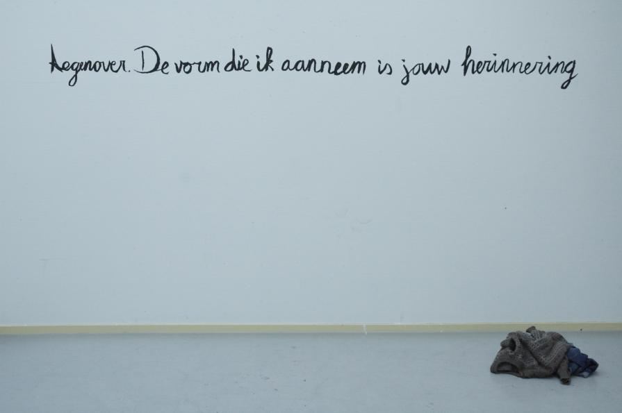 tegenover. De vorm die ik aanneem is jouw herinnering