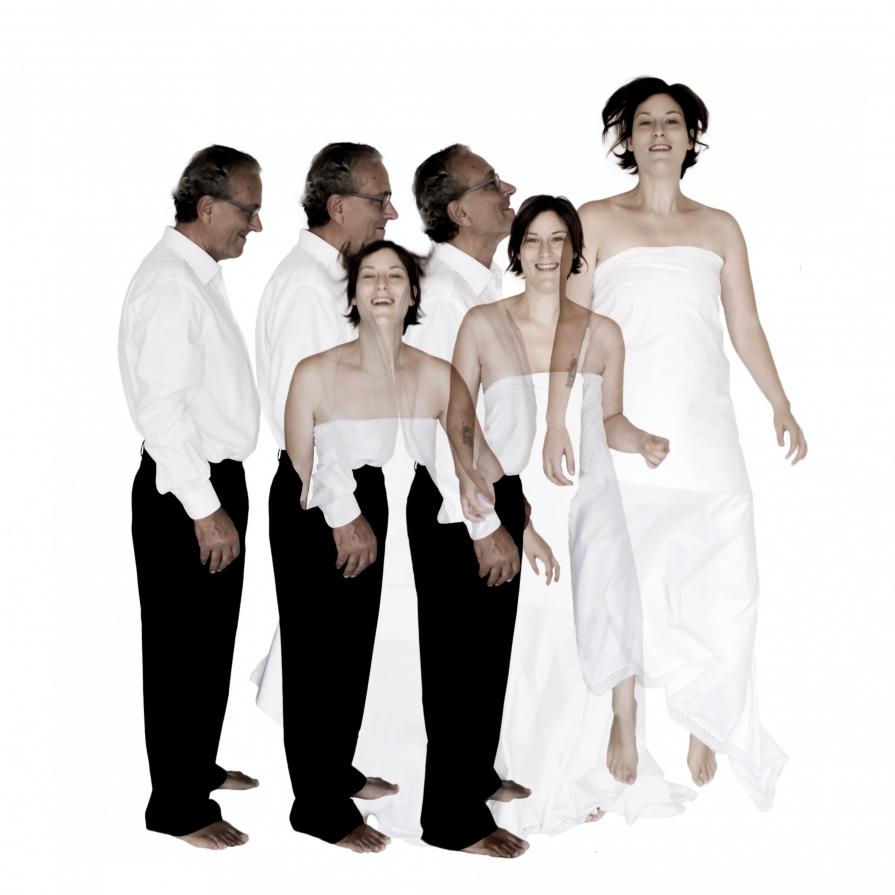 En-joy. How to face life? Smiling, with enthusiasm and joy, appreciating the little things, because the purpose of our existence is to seek happiness and in this journey of experiences we need to maintain a positive attitude.