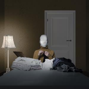 Luce accesa e porta chiusa