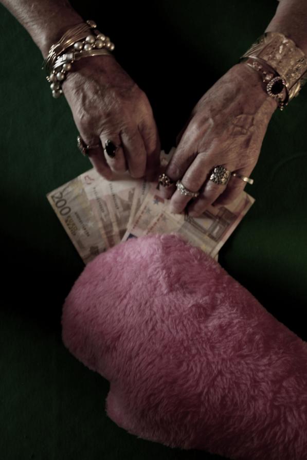 ..have a date with art gallery...