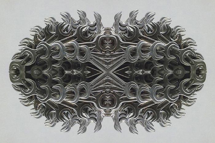 Stegosaurus Four parts - Omaggio ad Arman