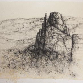 Si oscura la montagna e ruba il rosso alle foglie dell'autunno