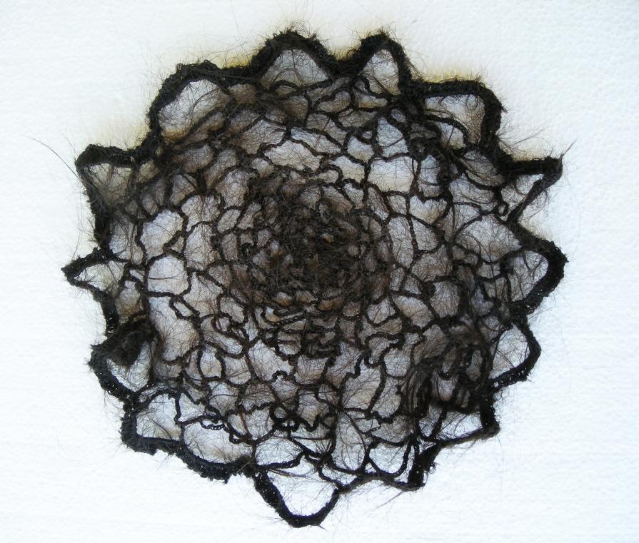 Dar, capelli all'uncinetto