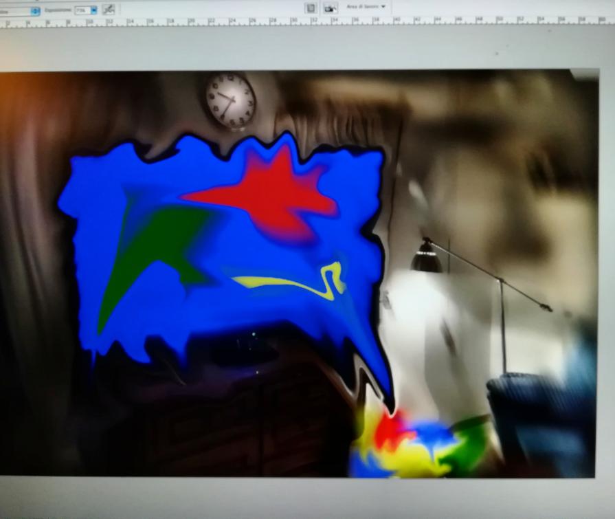 Nella casa dei poveri ci sono grosse televisioni piene di.