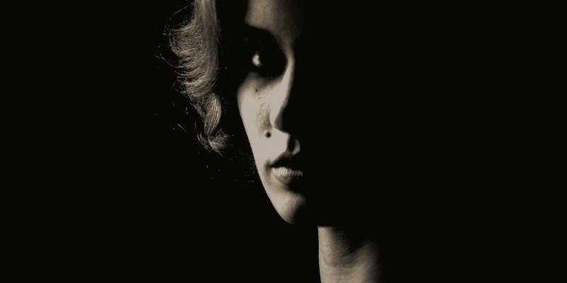 RACCONTARE UNA DONNA RACCONTARE UNA DONNA