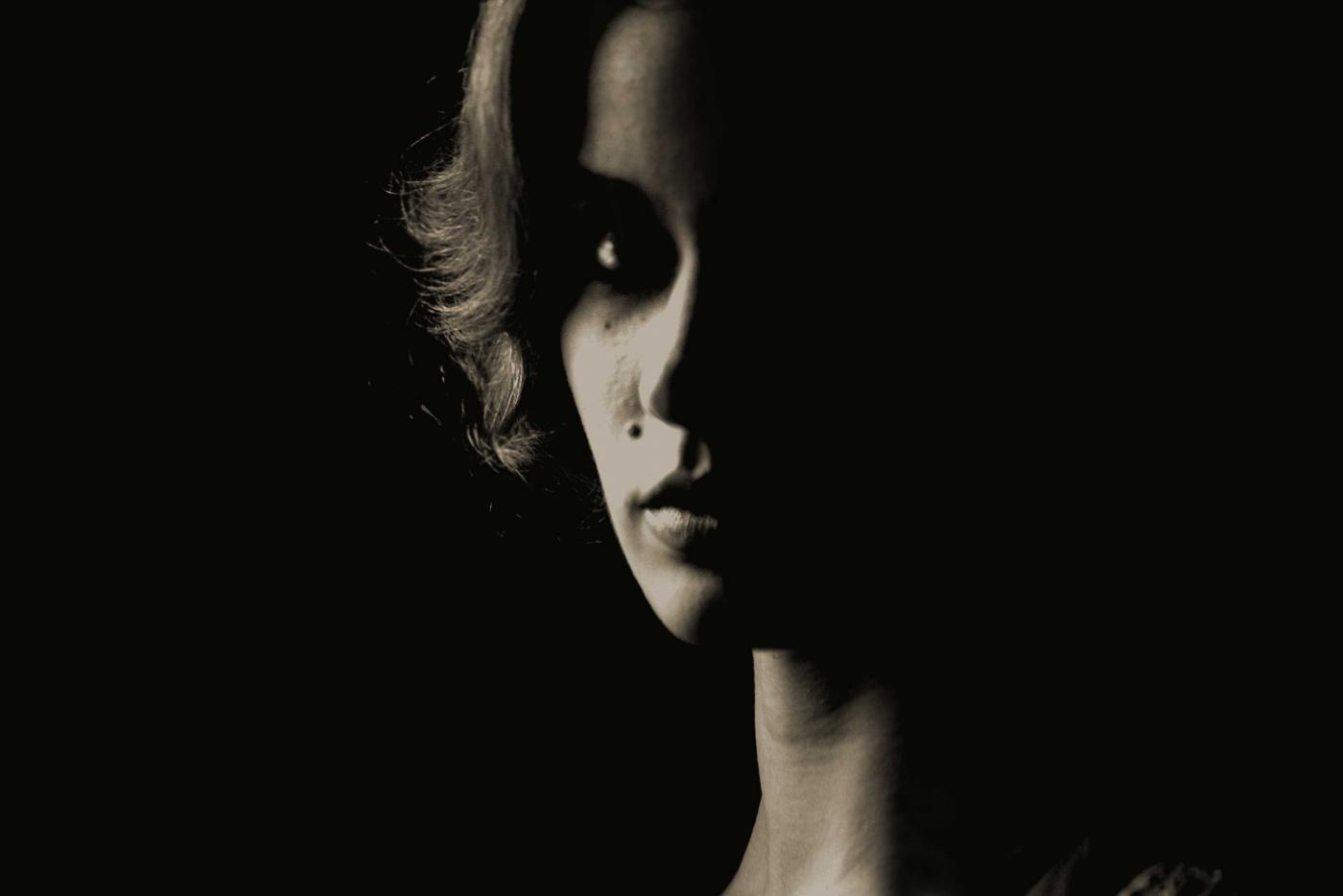 RACCONTARE UNA DONNA RACCONTARE UNA DONNA