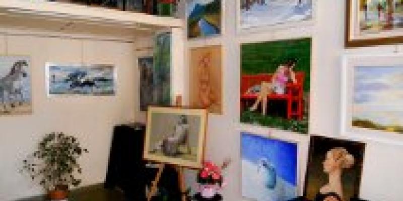 Tra colore e materia Tra colore e materia