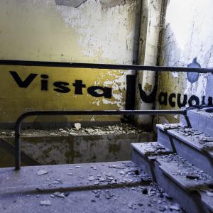 Vista / Vacuous side view