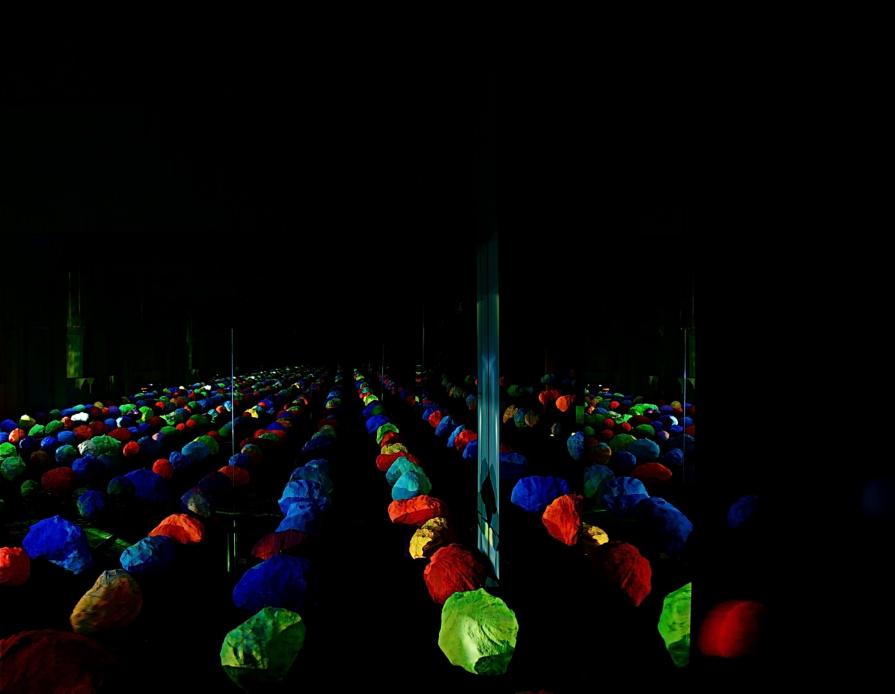 Stick out like a sore thumb