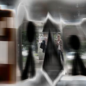 affolamento alla fermata del autobus,in iale Piave 95