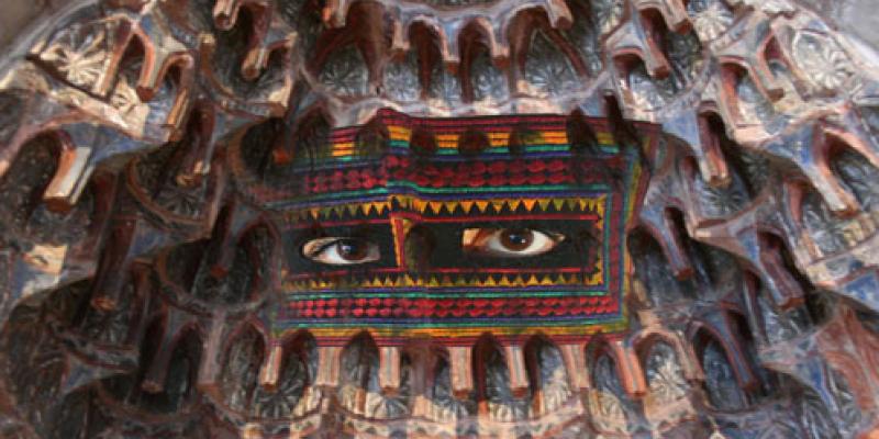 ALEC AT THE QUEEN'S PALACE IN BAGH-E-BAGUR ALEC AT THE QUEEN'S PALACE IN BAGH-E-BAGUR