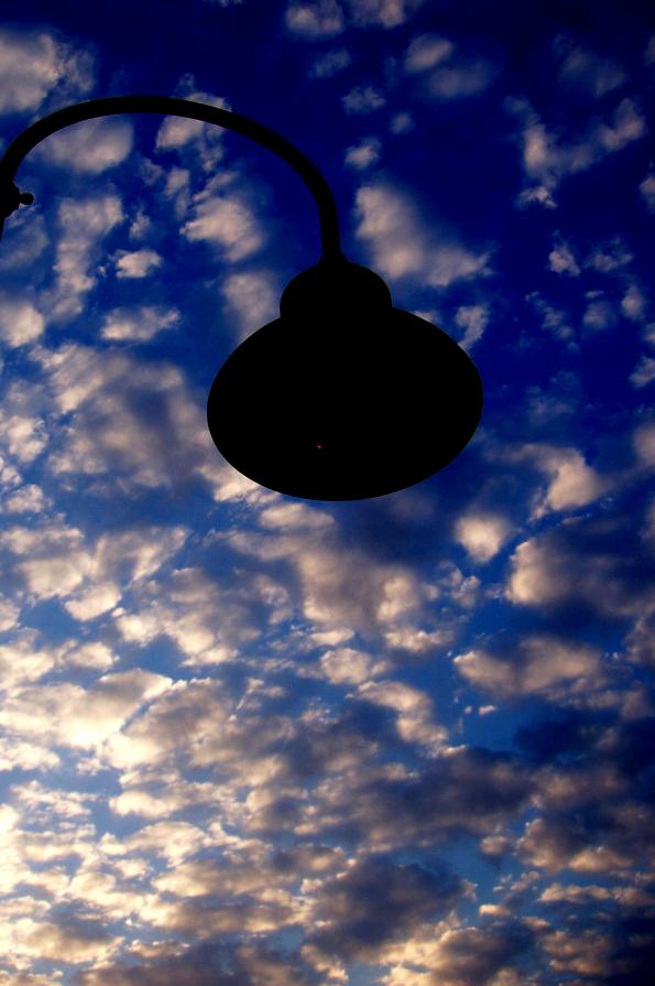 Nuvole con lampione