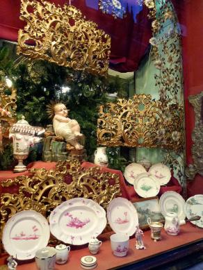 La vitrine de l'antiquaire