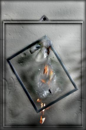 A di ALZHEIMER il  contenitore resta anche se biodegradabile, mentre l'anima vola in un altra dimensione.