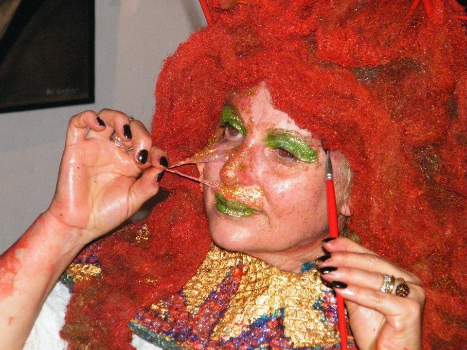 Up patriots to Art – Engagez-Vous!”La grotta della sibilla body art