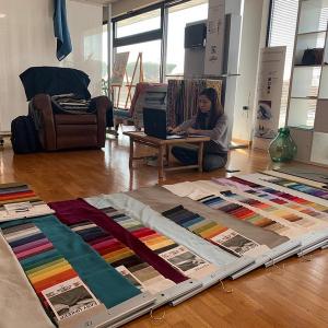 È QUI. Un percorso fra luoghi, persone e arte 