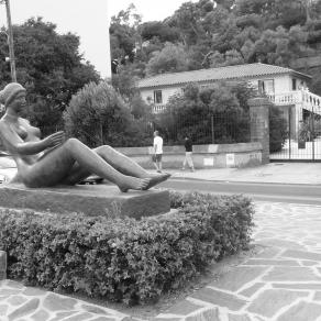 la jeune fille allongée ( Maillol 1921 )