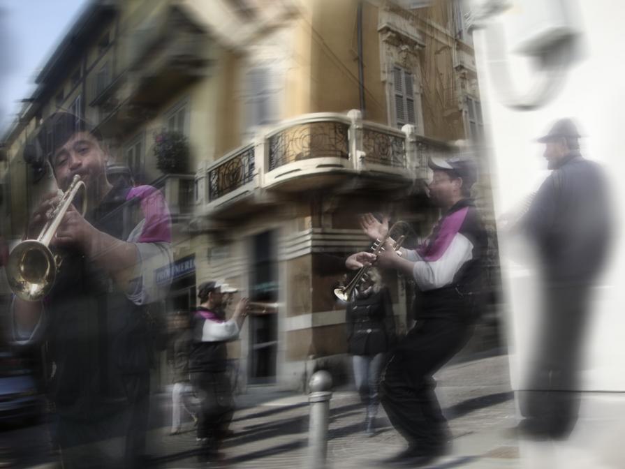 Suonatori molesti in ghiaia Parma