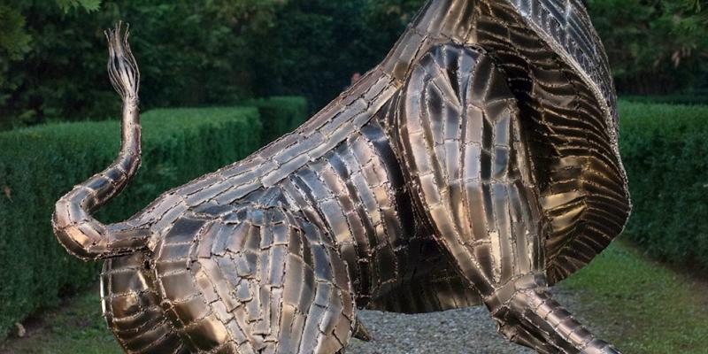 Taurus - opera scultorea di Ambro 