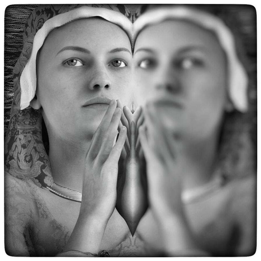 Ragazza allo specchio