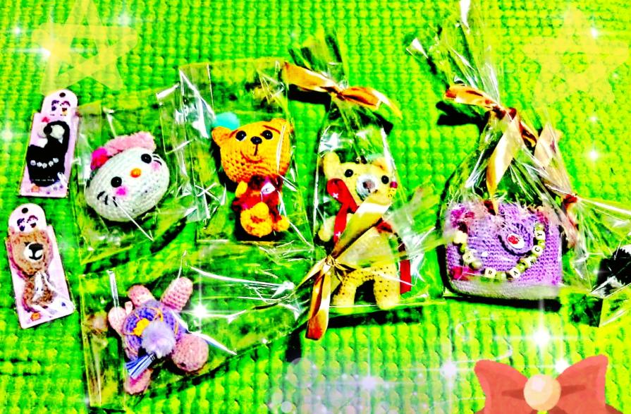 ... Filo e uncinetto...pura magia in un pacchetto ... !!!