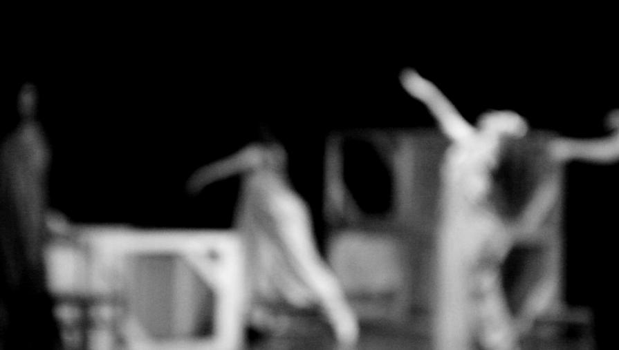 Frame  studio  per  " Har- "