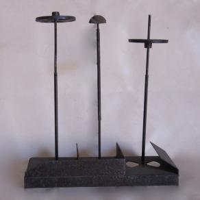 In tre, giù dal camino