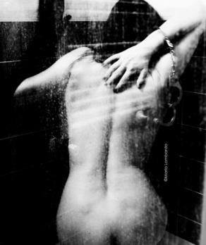 Piena di me è la curva del silenzio